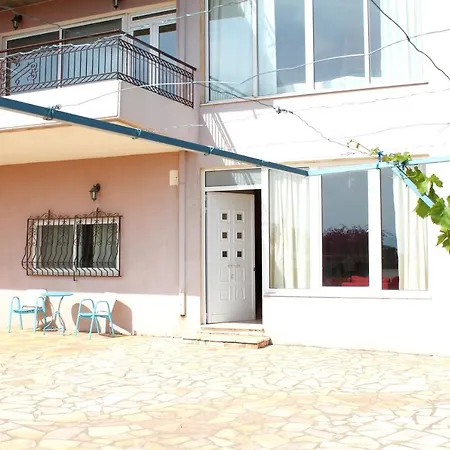 Holiday Geor. Mpaka Apartment Kalamata