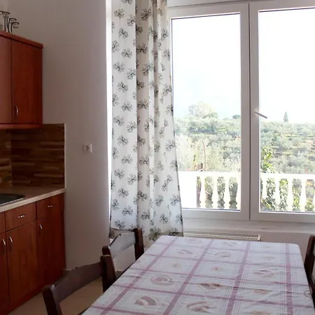 Holiday Geor. Mpaka Apartment